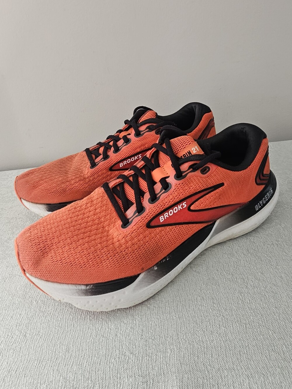 BROOKS Glycerine 21 Mens Athletic Shoes In Grenadine Salsa - Size 10
